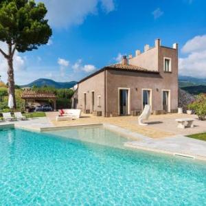 Zafferana Etnea Villa Sleeps 5 Pool Air Con WiFi