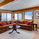 Top Floor With Breathtaking Views Ski-In/Ski-Out 2 Br Condo Condo Crested Butte