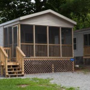 Circle M Camping Resort Screened Park Model 25