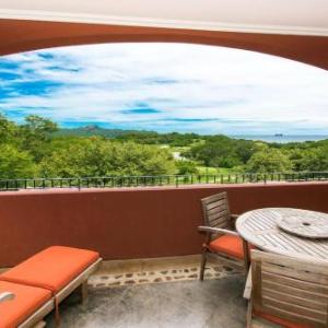 Recently Renovated Luxury Condo with Resort-Style Beach Club Access and Ocean Views