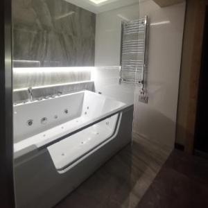 Lux A28