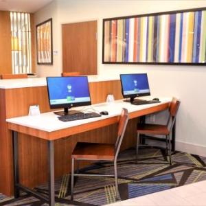 Holiday Inn Express & Suites - Forney