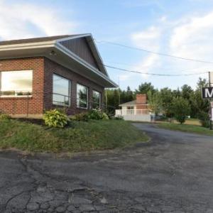 Fundy Line Motel