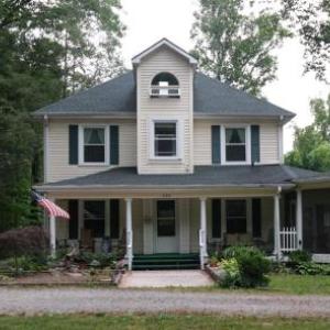 Best Black Mountain Hotels Top 10 Ranked What Is The 1 Hotel My Place Inn