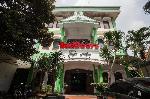 Perak Indonesia Hotels - RedDoorz @ Genteng Surabaya 2