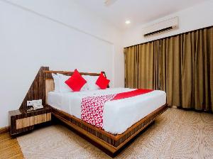 Capital O 13823 Hotel Praveen International, Kalyan