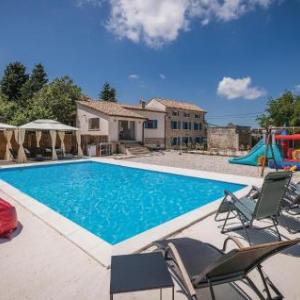 Four-Bedroom Holiday Home in Vodnjan