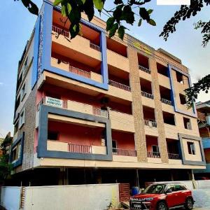 Tirupati Homestay - 2BHK AC Family Apartments near Alipiri and Kapilatheertham - Walk to A2B Veg Restaurant - WiFi - Android TV - Easy access to Tirumala