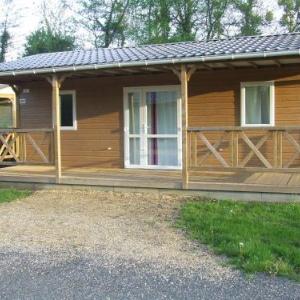 Detached chalet with dishwasher located in natural region