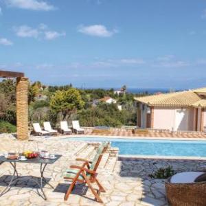 Five-Bedroom Holiday Home in Koroni