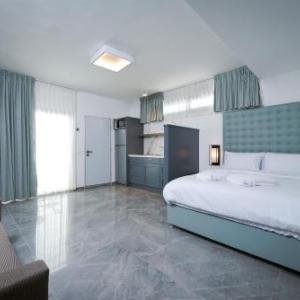 Roni Suite
