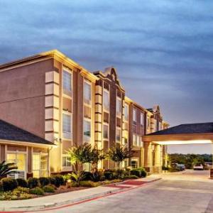 Super 8 by Wyndham San Antonio/Alamodome Area