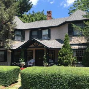 Pinecrest Bed & Breakfast