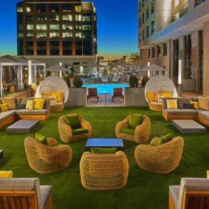 Ameris Bank Amphitheatre Hotels - The Hotel At Avalon Autograph Collection by Marriott