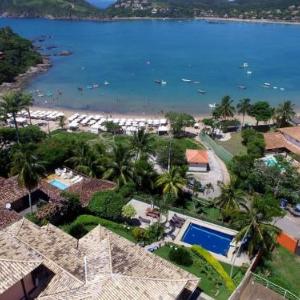 Mansão Frente à Praia da Ferradura com Sete Suítes