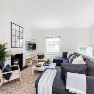 Divine 3 Bed House in Battersea