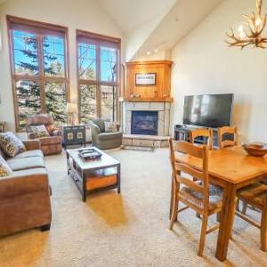 Riverbend Sawmill Run Condo: Ski In/Out Retreat