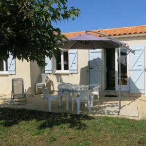 Holiday Home Les Coquelicots - IDO209