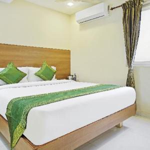 Itsy Hotels Jansi Residency