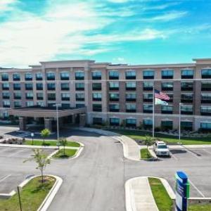 Holiday Inn Express & Suites Elizabethtown North