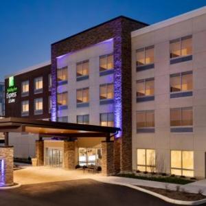 Holiday Inn Express & Suites Cincinnati NE - Red Bank Road