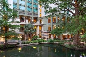 Hotel Contessa- Luxury Suites on the Riverwalk hotel near Henry B. González Convention Center