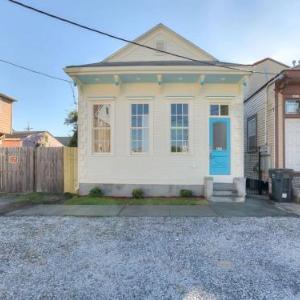 Hotels near Gasa Gasa - Uptown Living Close To St Charles Ave Freret St & Streetcar