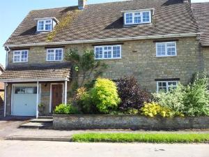 Stone House, Towcester