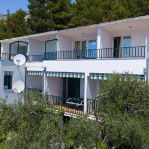 Apartments with parking space Brela Makarska - 11687