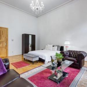 Royale Apartment