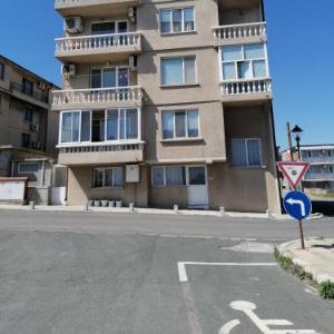 Tzonevi Guest House