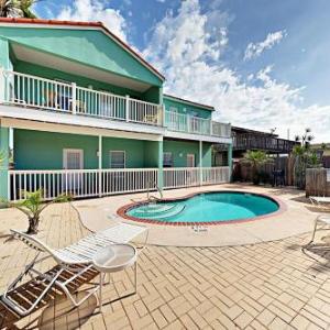 Sunny Condo with Pool and 2 Balconies