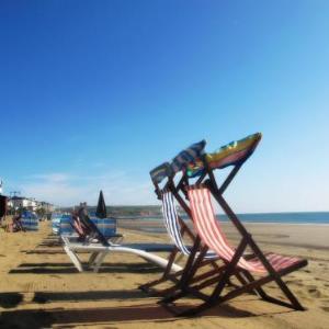 Bay View - Seafront Sandown --- Car Ferry Optional Extra 92 pounds Return from Southampton