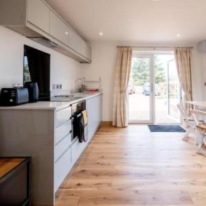 Maple - Three Tuns Apartments - Pettistree Wickham Market - by Aldeburgh Coastal Cottages