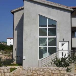 Two-Bedroom Apartment in Maslenica I