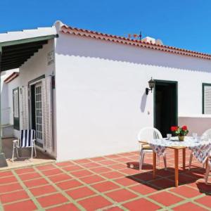 Holiday Home Los Abriguitos - ADE102