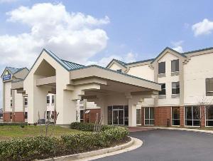 Days Inn & Suites by Wyndham Ridgeland, Ridgeland