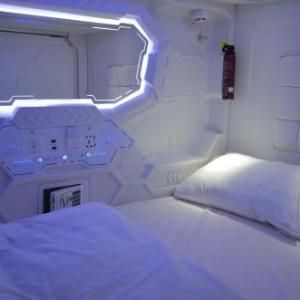 Capsule hotel Zodiac