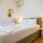 Comfortable Central Athens Flat by Cloudkeys