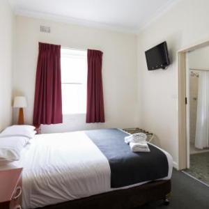 Hotels near Mount Panorama Motor Racing Circuit - Knickerbocker Hotel