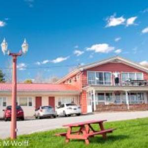 Bucksport Hotels Deals At The 1 Hotel In Me Spring Fountain Motel