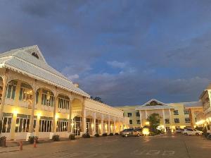 Amonruk Hotel , Phrae