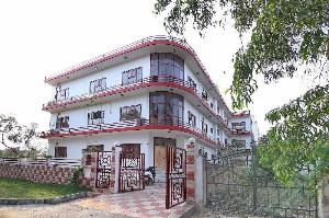 OYO 8907 The Nest, Greater Noida