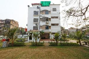 OYO 8812 White Palace Hotel & Resort, Kolkata