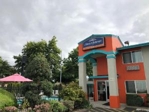Howard Johnson by Wyndham Salem, Salem