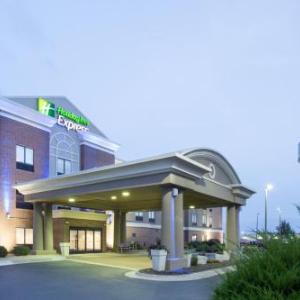 Hotels Near Providence Medical Center Amphitheater Bonner Springs