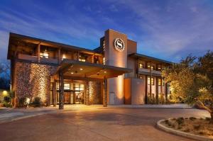 Sheraton Redding Hotel at the Sundial Bridge, Redding