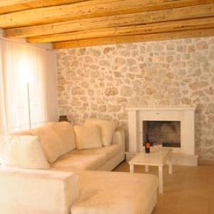 Anemos Villa