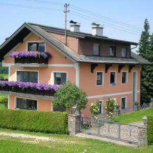 Apartment in Oberhofen am Irrsee 82