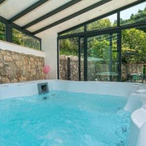House Mars in Podgora jacuzzi